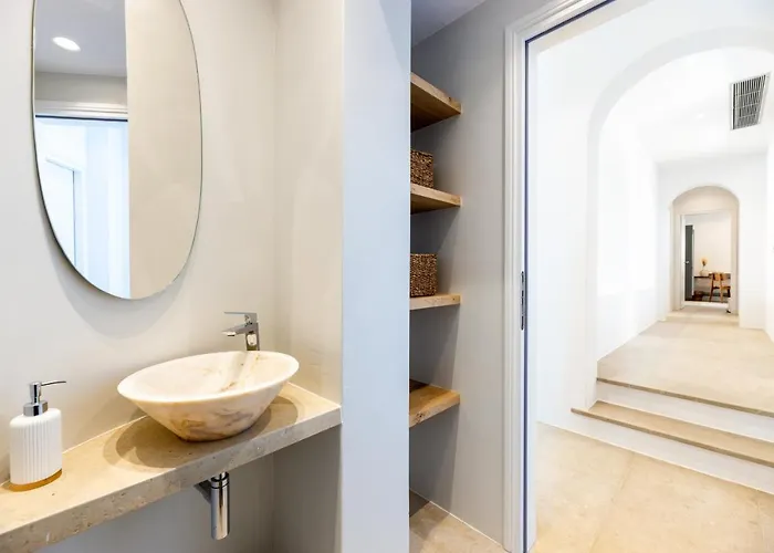 Eneos #2 Pool & Sea View, * Párosz