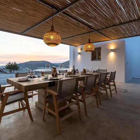 Eneos #2 Pool & Sea View, Villa Páros